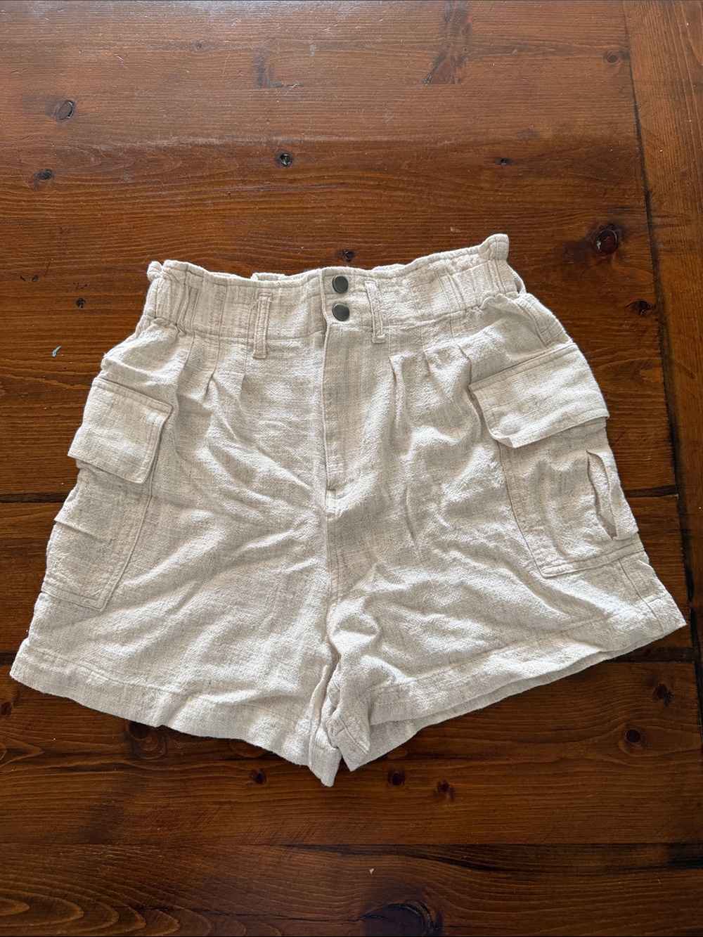 High-Waist Cream Cargo Shorts with Utility Pockets